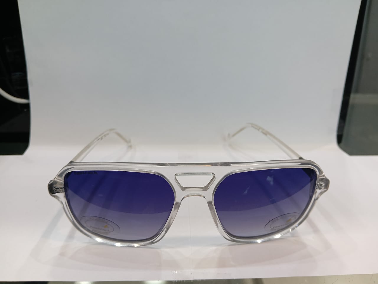Clear Crystal Wayfarer Men Sunglasses P486BK2PV