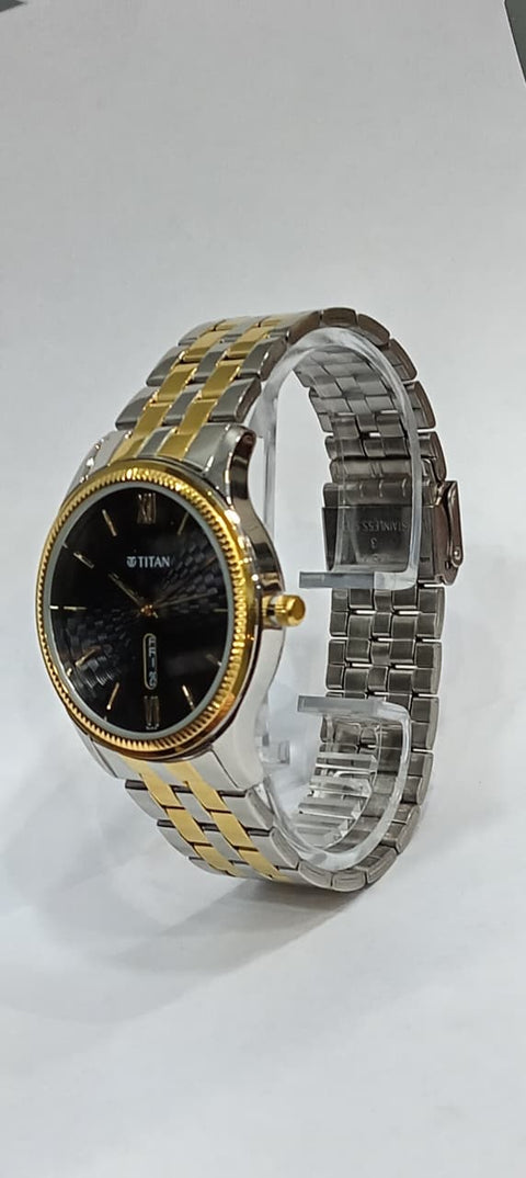 Titan Karishma Black Dial Dual Color Stainless Steel Strap Analog Watch For Men  1824BM04