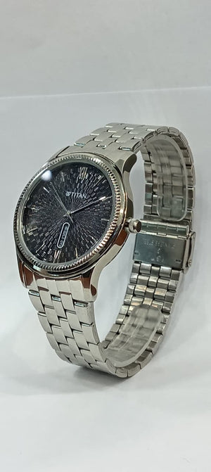 Titan Karishma Black Dial Silver Stainless Steel Strap Analog Watch For Men  1824SM01