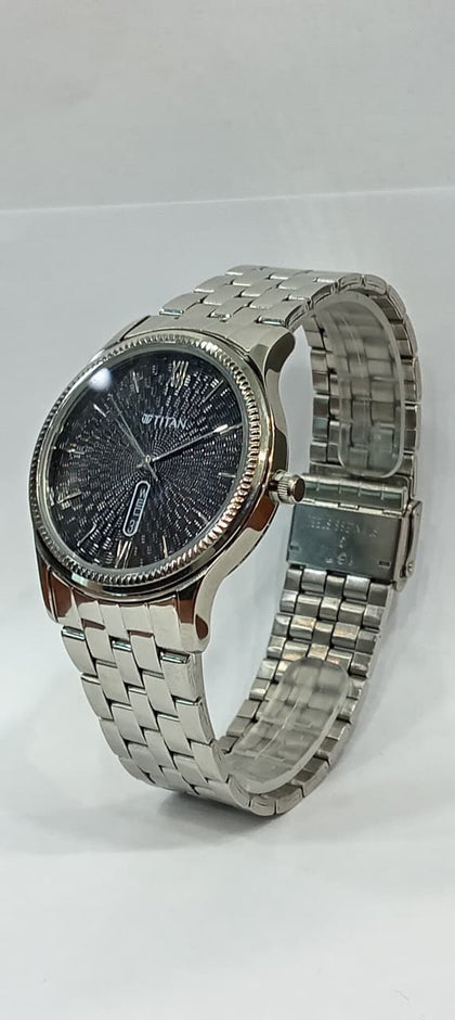 Titan Karishma Black Dial Silver Stainless Steel Strap Analog Watch For Men  1824SM01