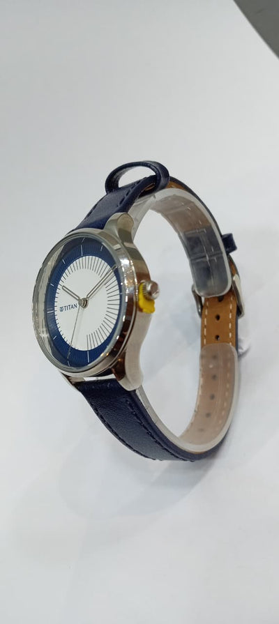 Titan Yin & Yang White Dial Analog Leather Strap Analog Watch for Women