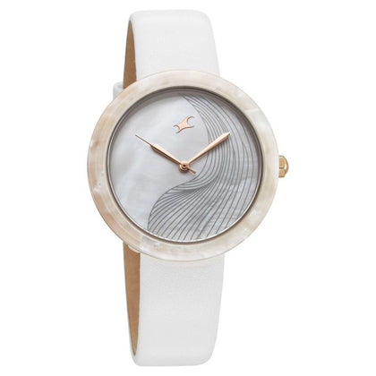Fastrack Younique Quartz Analog Mother Of Pearl Dial LeatherStrap Watch For Girls 68035KL01