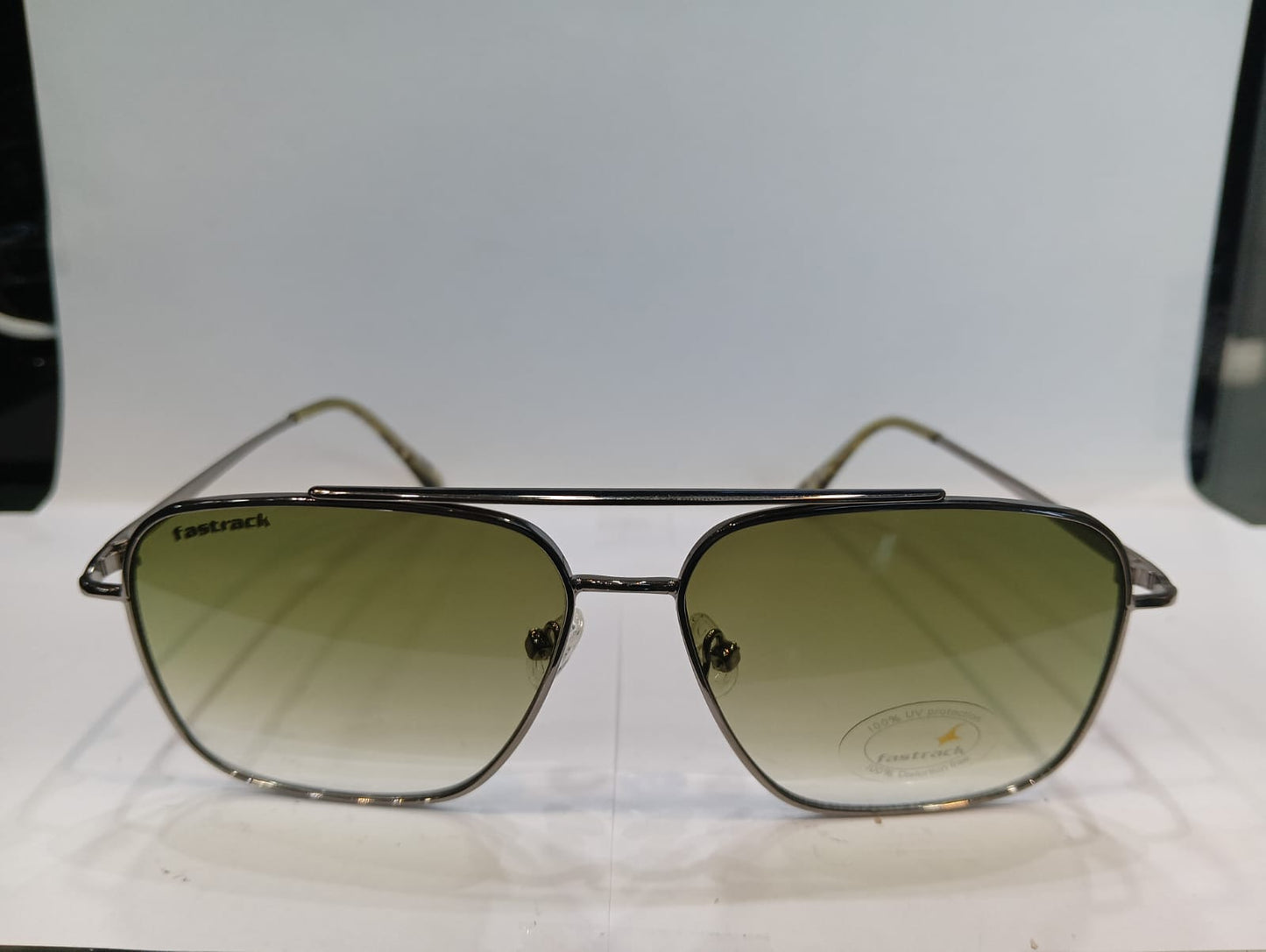 Light Gun Navigator Unisex Sunglasses M253GR5V