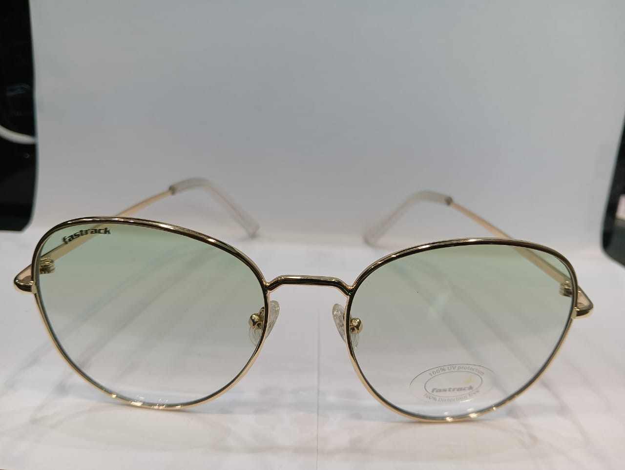 Shiny Gold Round Unisex Sunglasses  M255GR5