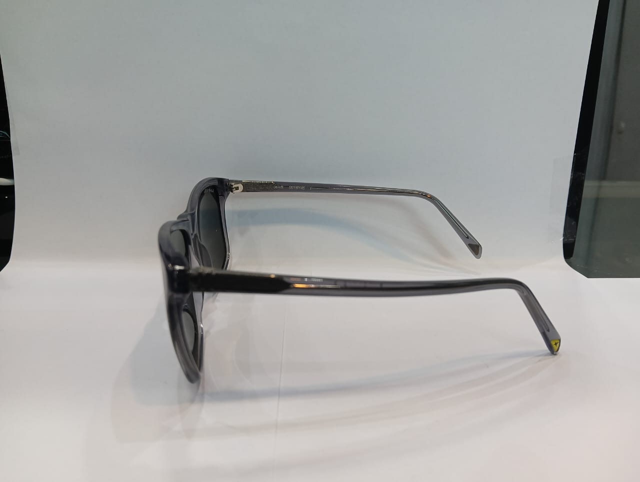 Crystal Grey Wayfarer Men Sunglasses P490BK1PV