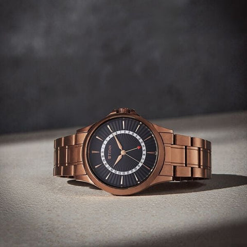 Titan Karishma Quartz Analog with Date Black Dial Stainless Steel Strap Watch For Men  10038QM01